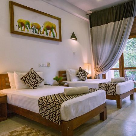 Hotel Athgira Udawalawe Eksteriør bilde