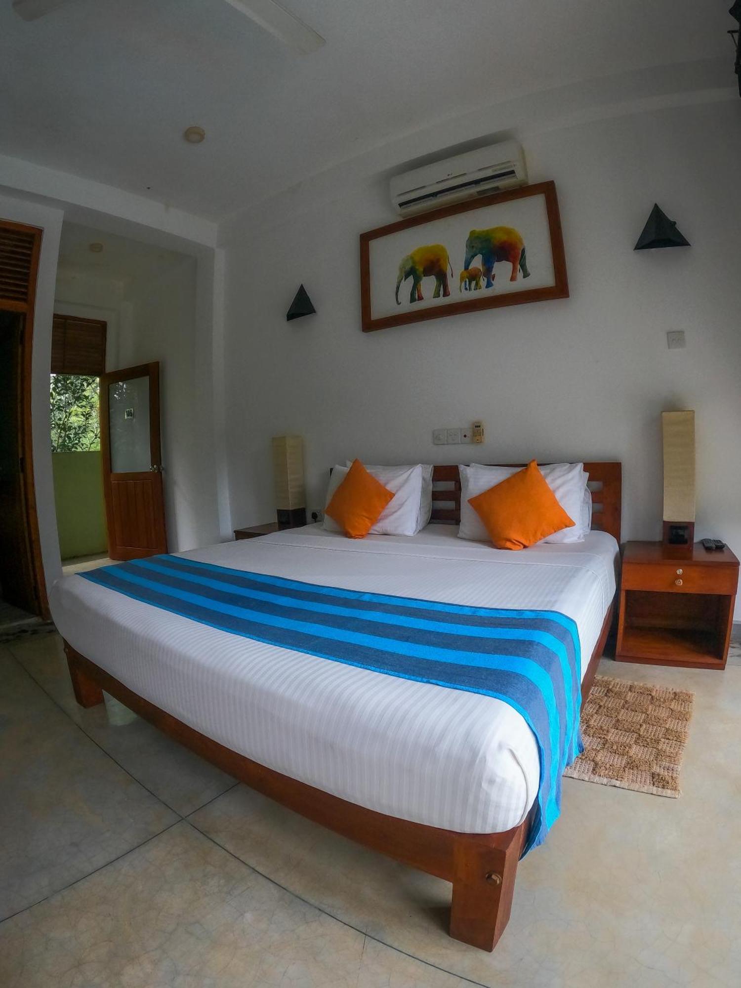 Hotel Athgira Udawalawe Eksteriør bilde