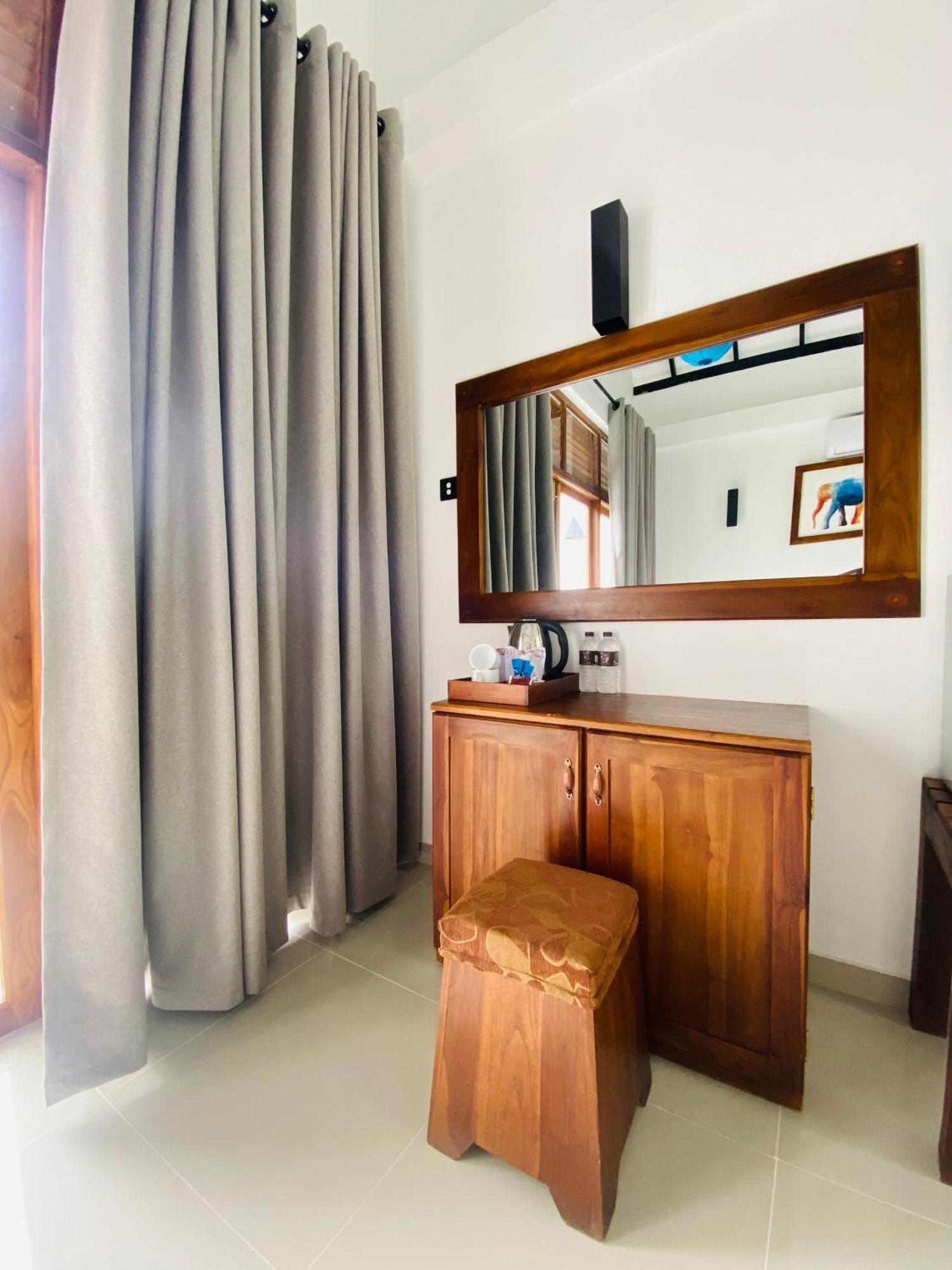Hotel Athgira Udawalawe Eksteriør bilde
